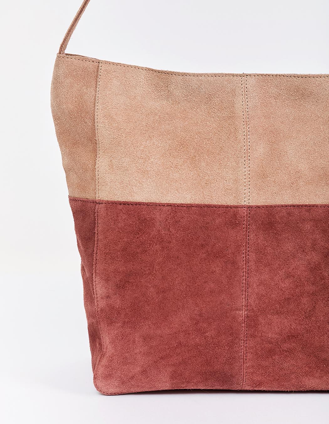 Sac besace bi-colore en cuir suédé imprimé La Fiancée