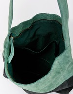 Sac besace bi-colore en cuir suédé imprimé La Fiancée