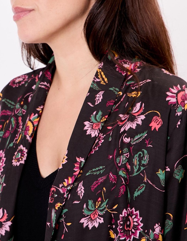 Veste kimono fluide satin&eacute;e imprim&eacute; La Fianc&eacute;e
