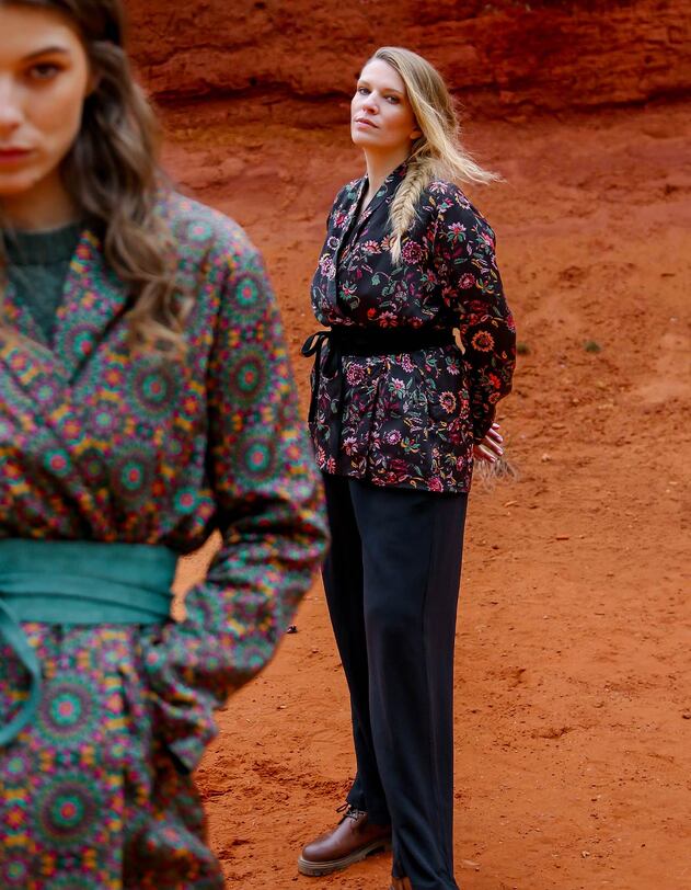 Veste kimono fluide satin&eacute;e imprim&eacute; La Fianc&eacute;e