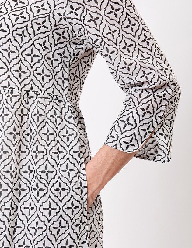 Robe longue imprim&eacute;e en voile de coton imprim&eacute; La Fianc&eacute;e