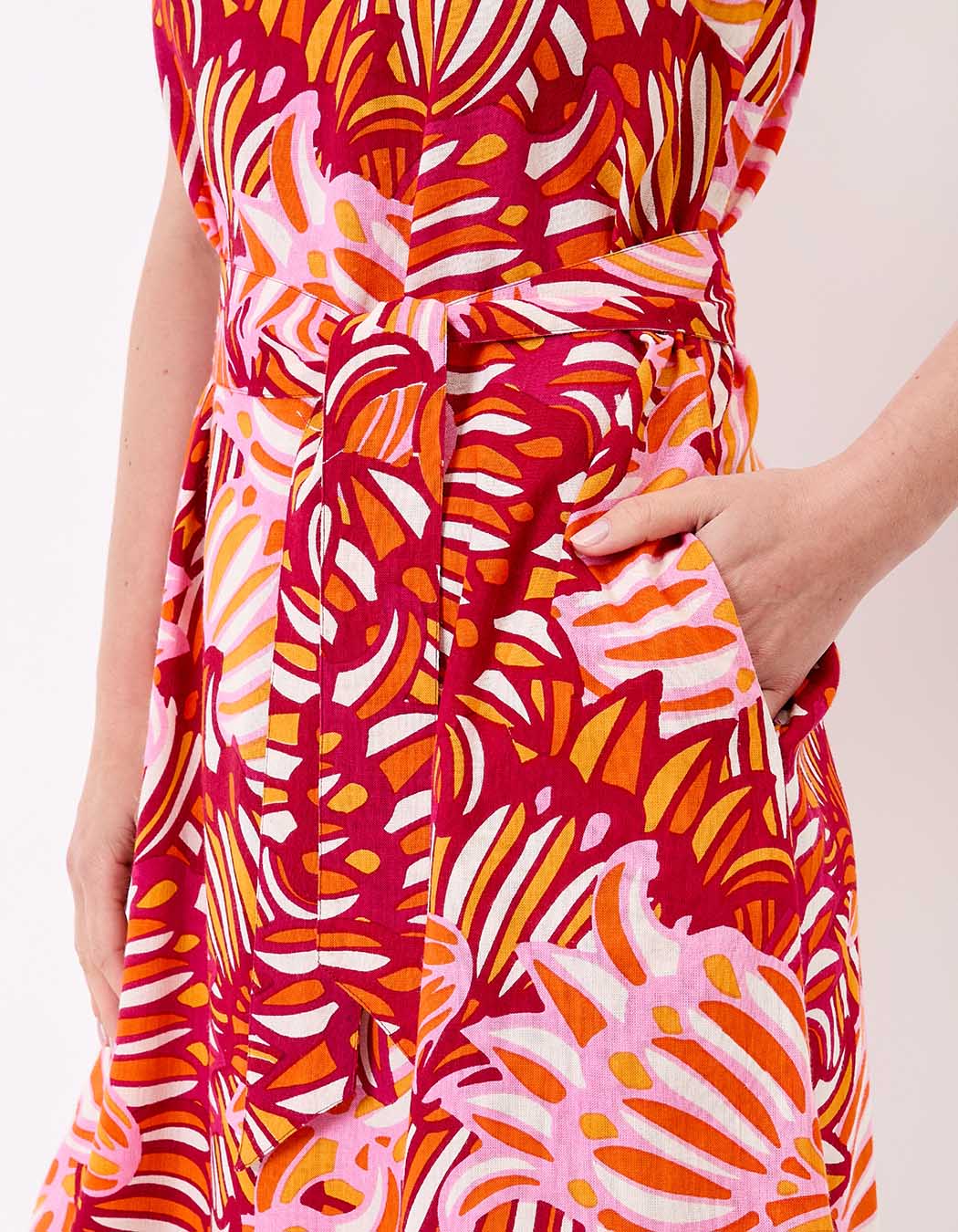 Robe fluide sans manches avec ceinture imprimé La Fiancée