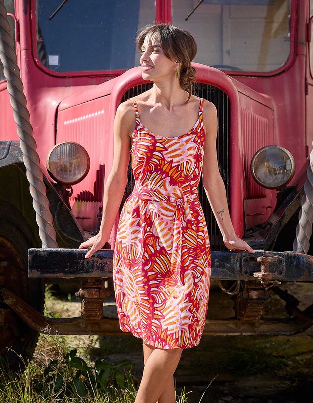 Robe fluide sans manches avec ceinture imprim&eacute; La Fianc&eacute;e