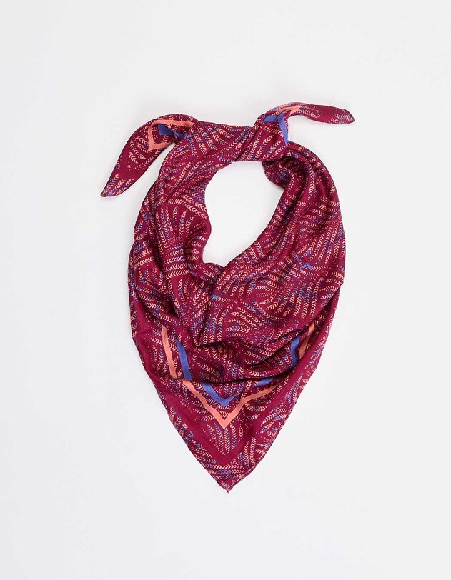 Grand foulard carr&eacute; fluide imprim&eacute; La Fianc&eacute;e
