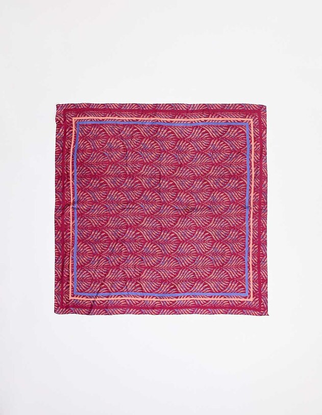 Grand foulard carr&eacute; fluide imprim&eacute; La Fianc&eacute;e